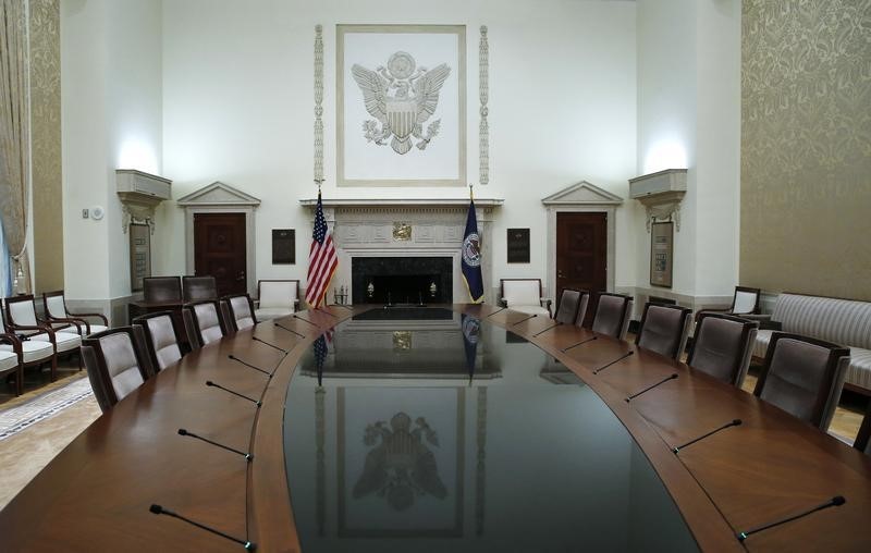 The market is concerned that the Federal Reserve will raise interest rates to suppress inflation, causing the US dollar to rise to a new 24 year high against the Japanese yen
