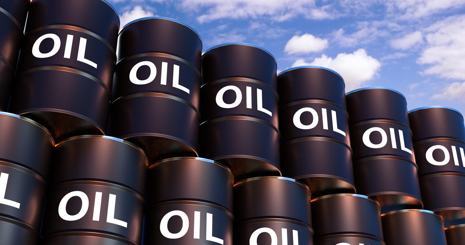 What are the components that make up the price of crude oil futures? How many components does crude oil futures price consist of?