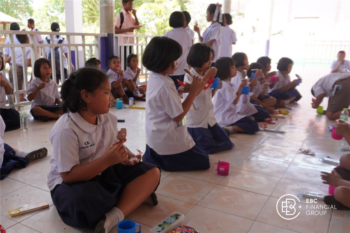 EBC Thailand donates ice cream to school