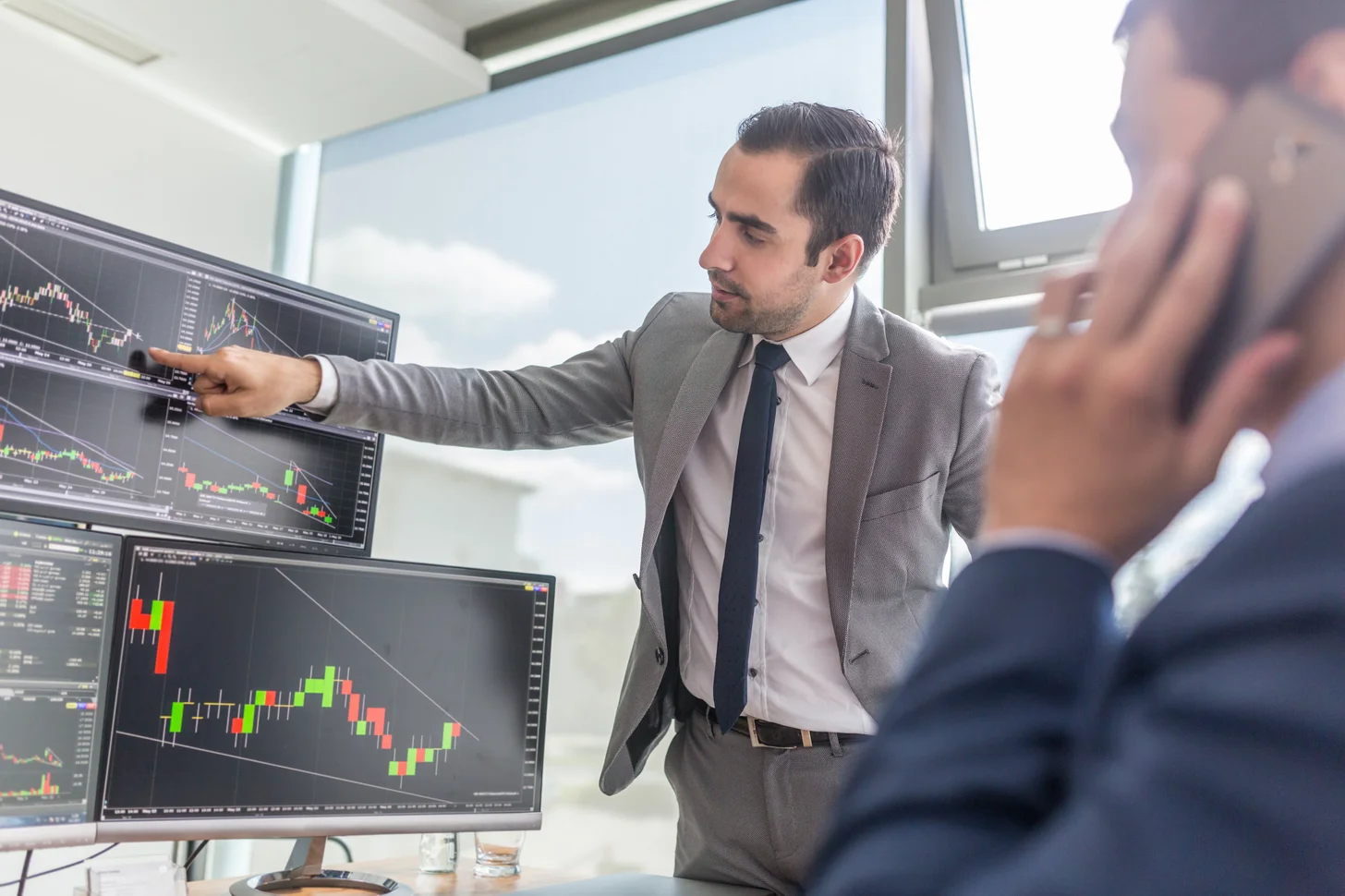 How to Become a Stock Broker - EBC