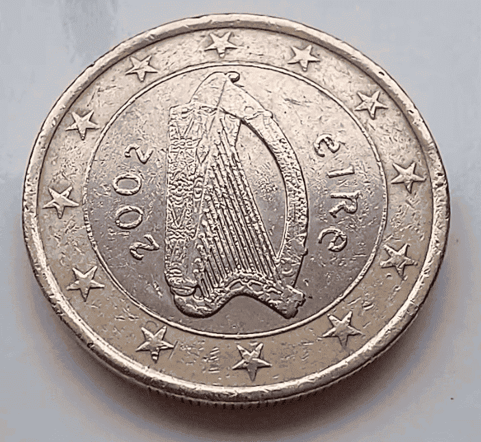 Euro irlandés con un arpa celta, símbolo nacional de Irlanda