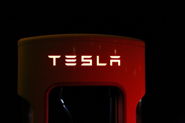 logo de Tesla, utilizado como activo subyacente en contratos CFD