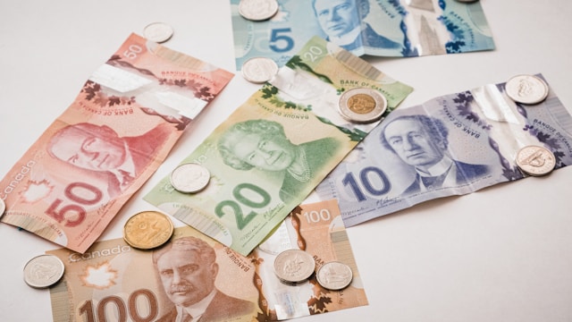 Billetes y monedas del dólar canadiense