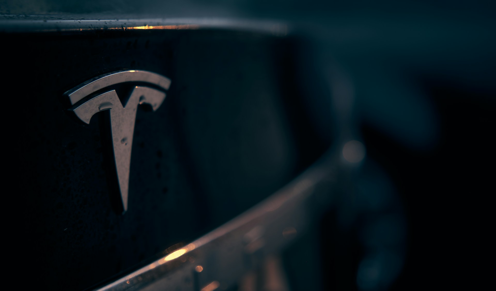 Tesla หุ้นร่วง - EBC