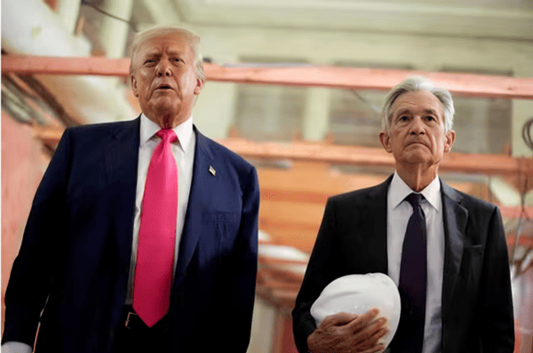 El presidente de los EE.UU., Donald Trump, junto con el presidente de la Fed, Jerome Powell.