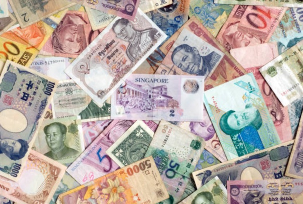 Diferentes divisas de países alrededor del mundo