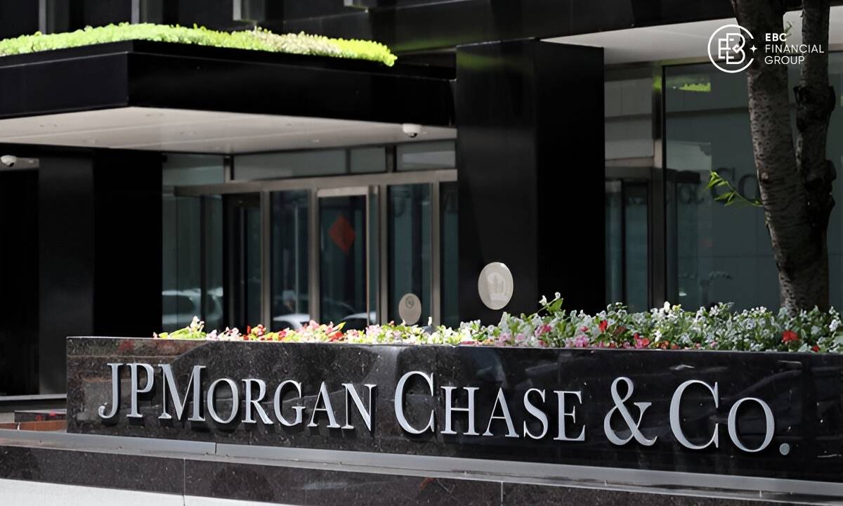 JPM stock