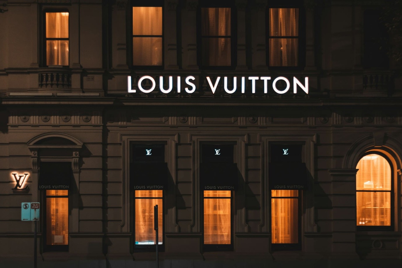 หุ้น LVMH - EBC