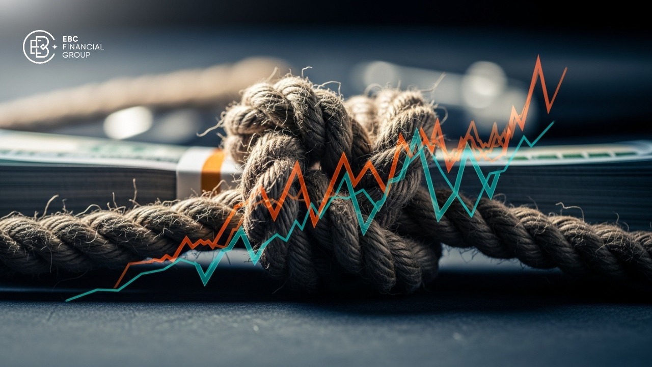 Chính sách tiền tệ thắt chặt là gì?