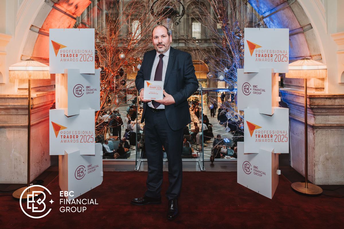 EBC營運長兼技術長代表EBC榮獲全球最佳交易執行券商大獎 EBC營運長兼技術長代表EBC榮獲全球最佳交易執行券商大獎