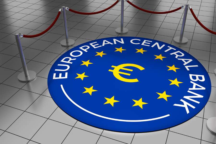 ما الذي يؤثر على بيانات سياسة البنك المركزي الأوروبي؟ What Affects ECB Policy Statements?