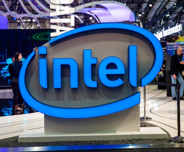 Acciones de Intel subieron casi 11%
