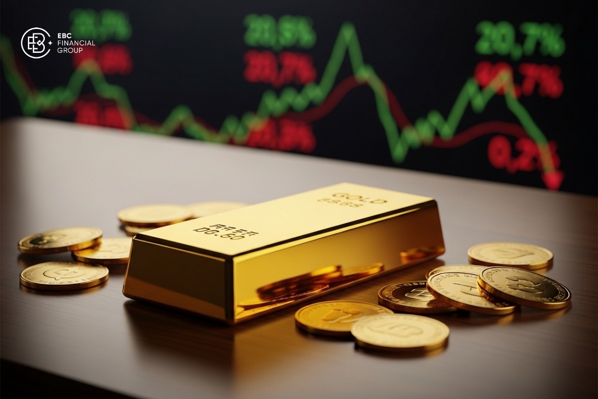 Giá vàng hôm nay: SJC giữ 165 triệu, vàng thế giới áp sát 4.700 USD/ounce