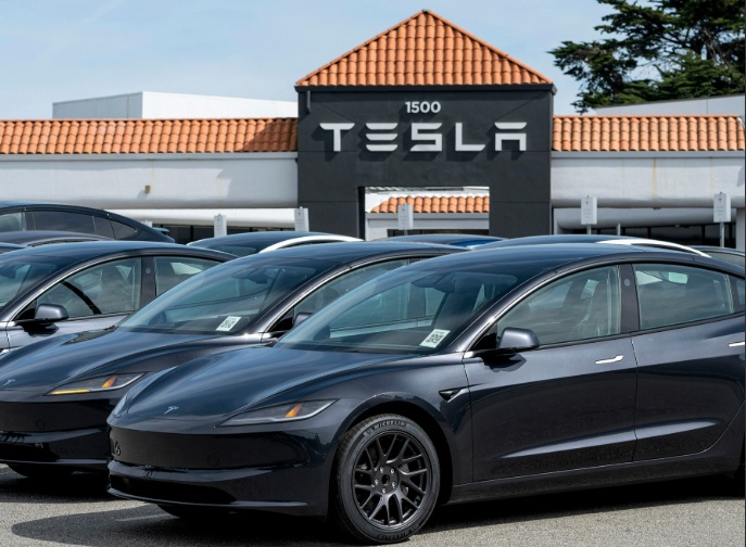 ¿Por qué cayó el precio de acciones de Tesla?