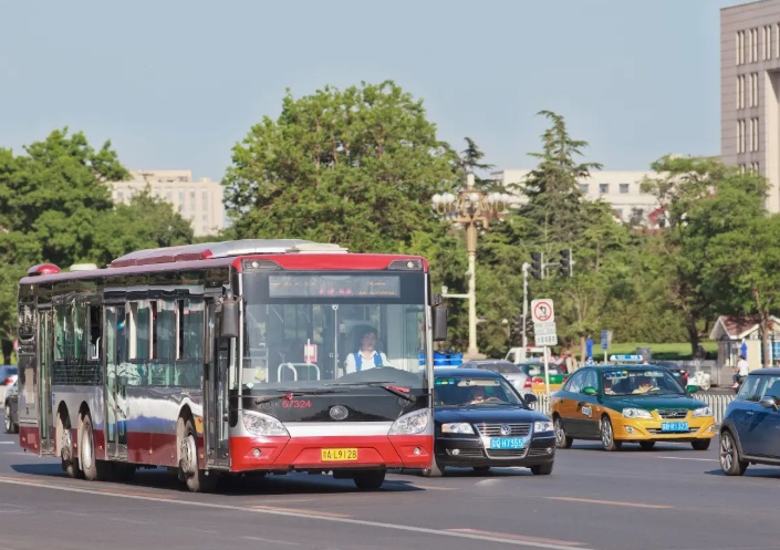 El precio de la gasolina en China sube con fuerza este 10 de marzo
