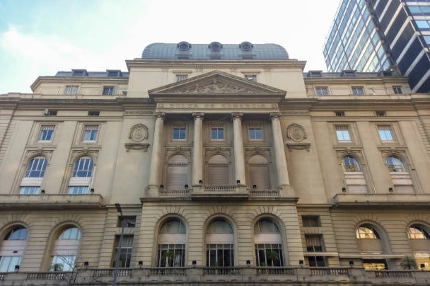 El panel líder en verde: ¿Quiénes empujan el carro?