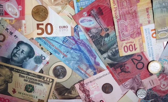 Aprende cómo invertir en divisas en 2026