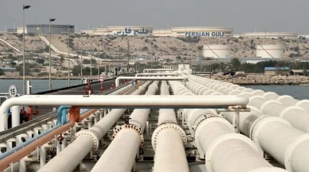 El precio del petróleo se desploma tras el acuerdo de EE. UU. e Irán El precio del petróleo se desploma tras el acuerdo de EE. UU. e Irán