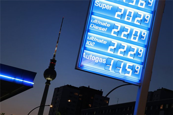 俄罗斯被OPEC+移出群聊，油价上冲120告败后回落