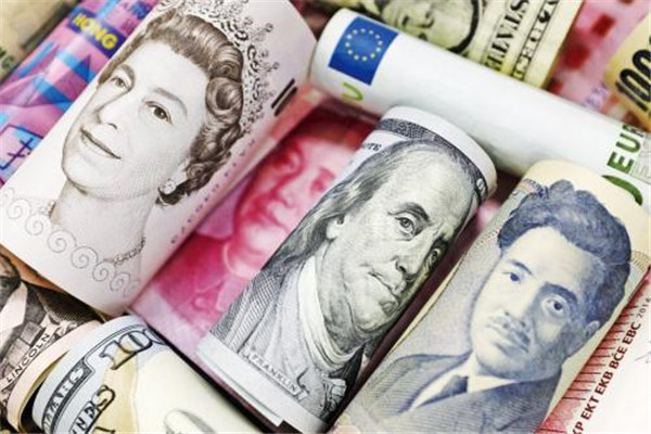 在美元新一轮抛售的情况下，英镑兑美元反弹至近两个月峰值