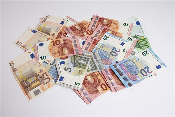 欧元交易谨慎，欧元兑美元在1.0960附近保持谨慎