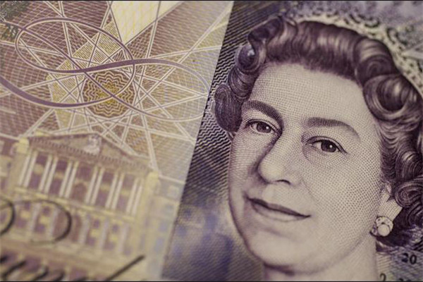 英镑兑美元震荡于1.2700关口下方 市场等待英国经济数据