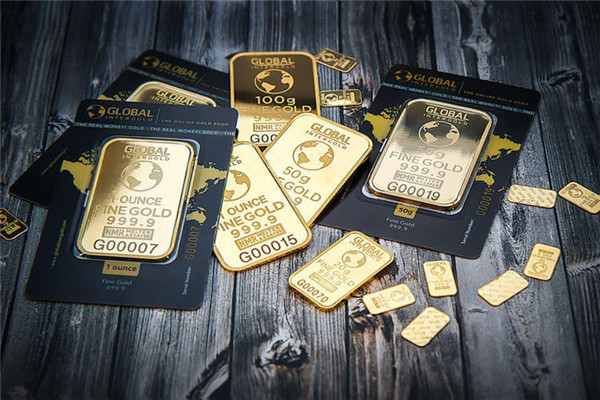 黃金連漲站高位經濟風險利好避險黃金