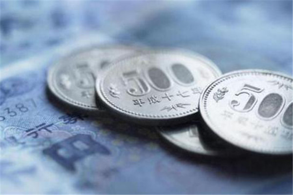 美元兑日元看涨 美联储与日本央行政策分歧加剧