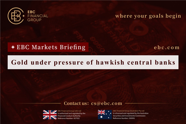  El oro bajo presión de los bancos centrales halcones