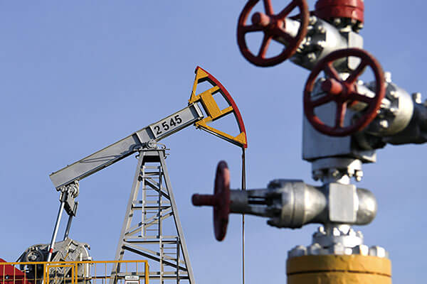 俄罗斯履行欧佩克+减产协议 油价仍面临挑战