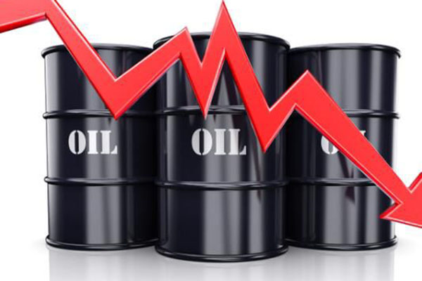 美国原油周一下跌 供应过剩与降价竞争引担忧