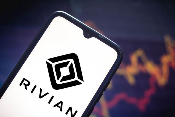 Стоит ли покупать акции Rivian или это слишком рискованно?