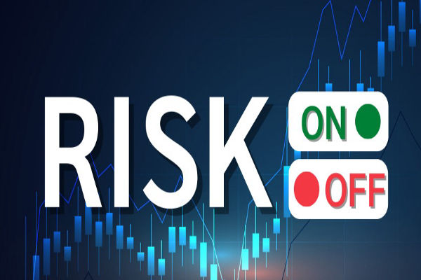 Risk Off Meaning in Simple Terms for Beginners