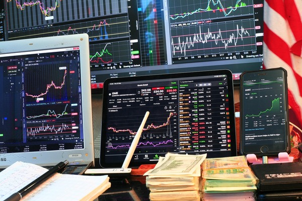 หุ้นสหรัฐ น่าลงทุนไหม? เจาะลึก S&P 500 ปี 2025
