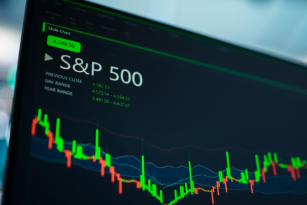 标普500指数基金ETF为什么适合普通投资者?