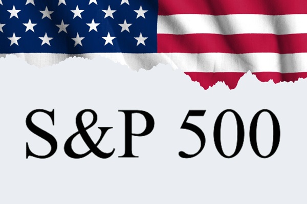 S&P 500 Nears Highs Amid Treasury Supply Concerns