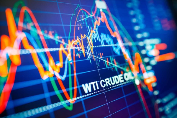 WTI Falls on Surprise US Crude Build and Demand Fears