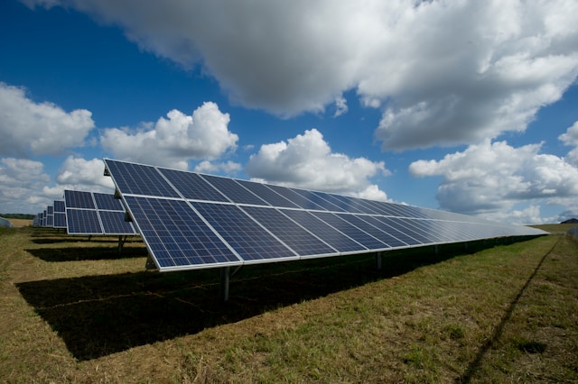 เปิดลิสต์ 5 หุ้นพลังงาน 2025 น่าสนใจ พร้อมเบื้องหลังเทรนด์ Clean Energy ที่กำลังมาแรง