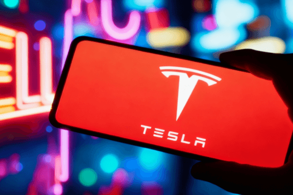 特斯拉股价大跌有哪些原因?透露了哪些风险?