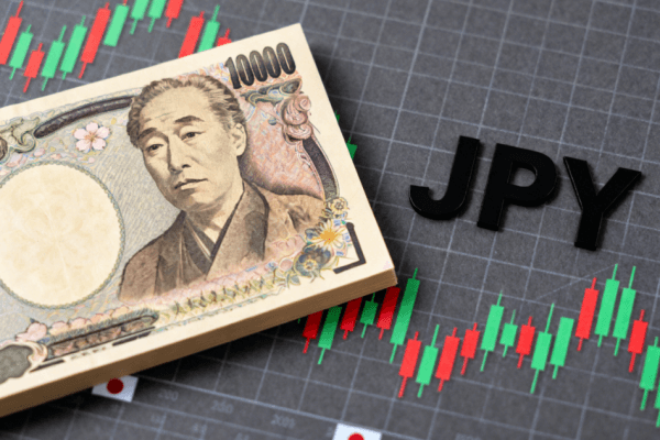 日币历史最低点在哪儿?投资者如何抓住弱势机会?