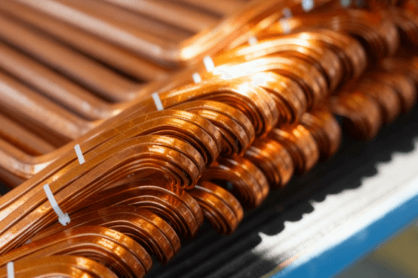 銅価格推移2025|リスクとチャンスが共存