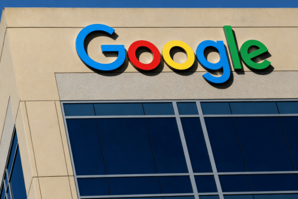 美股Google股价飙升背后：现在是买入时机吗？