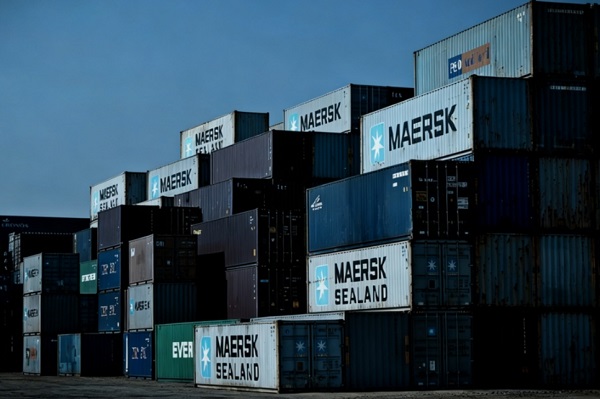 贸易逆差真在“亏钱”吗？为何关税没用？投资怎么做？