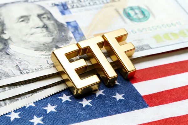 美股ETF有哪些推荐？怎么选？如何买？2026年如何配置？