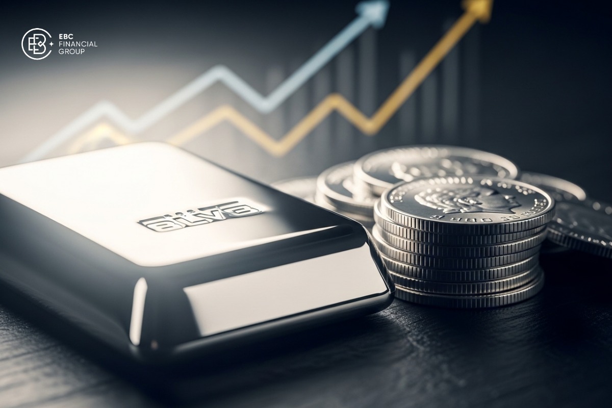 Giá bạc thế giới hôm nay 13/1: Tăng mạnh lên 83,41 USD/ounce