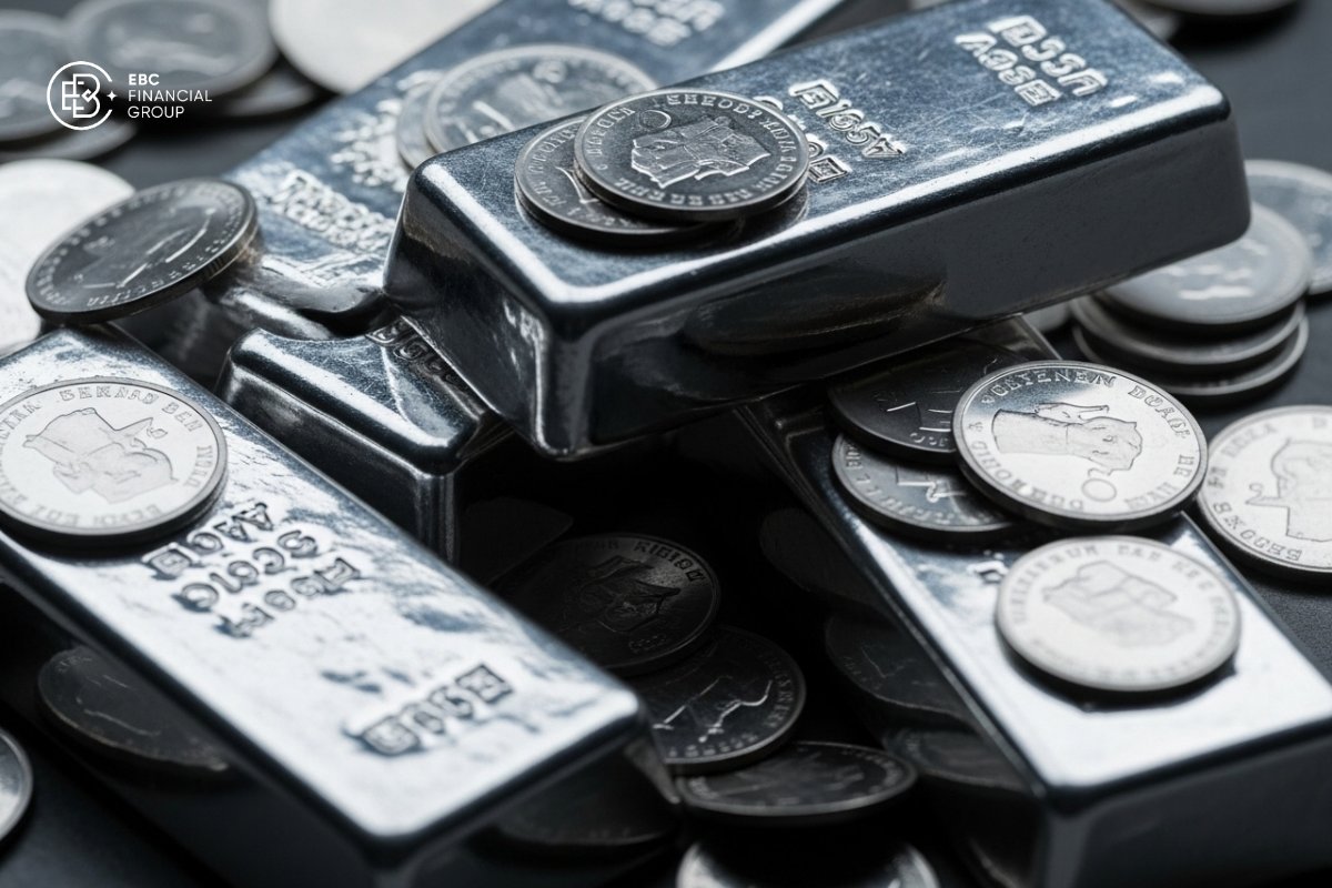 Giá bạc hôm nay rung lắc dữ dội quanh vùng đỉnh, có nên “đu sóng”?