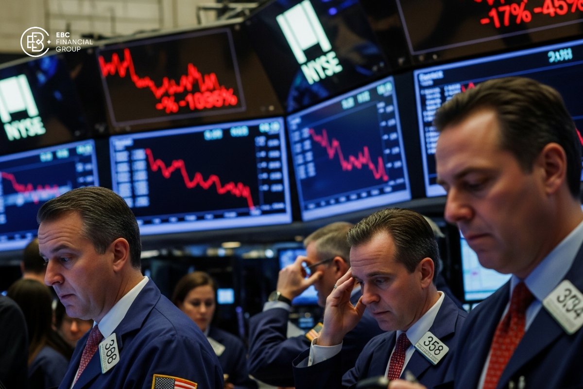 Chứng khoán Mỹ giảm liền hai phiên, cổ phiếu công nghệ và ngân hàng đồng loạt bị bán tháo