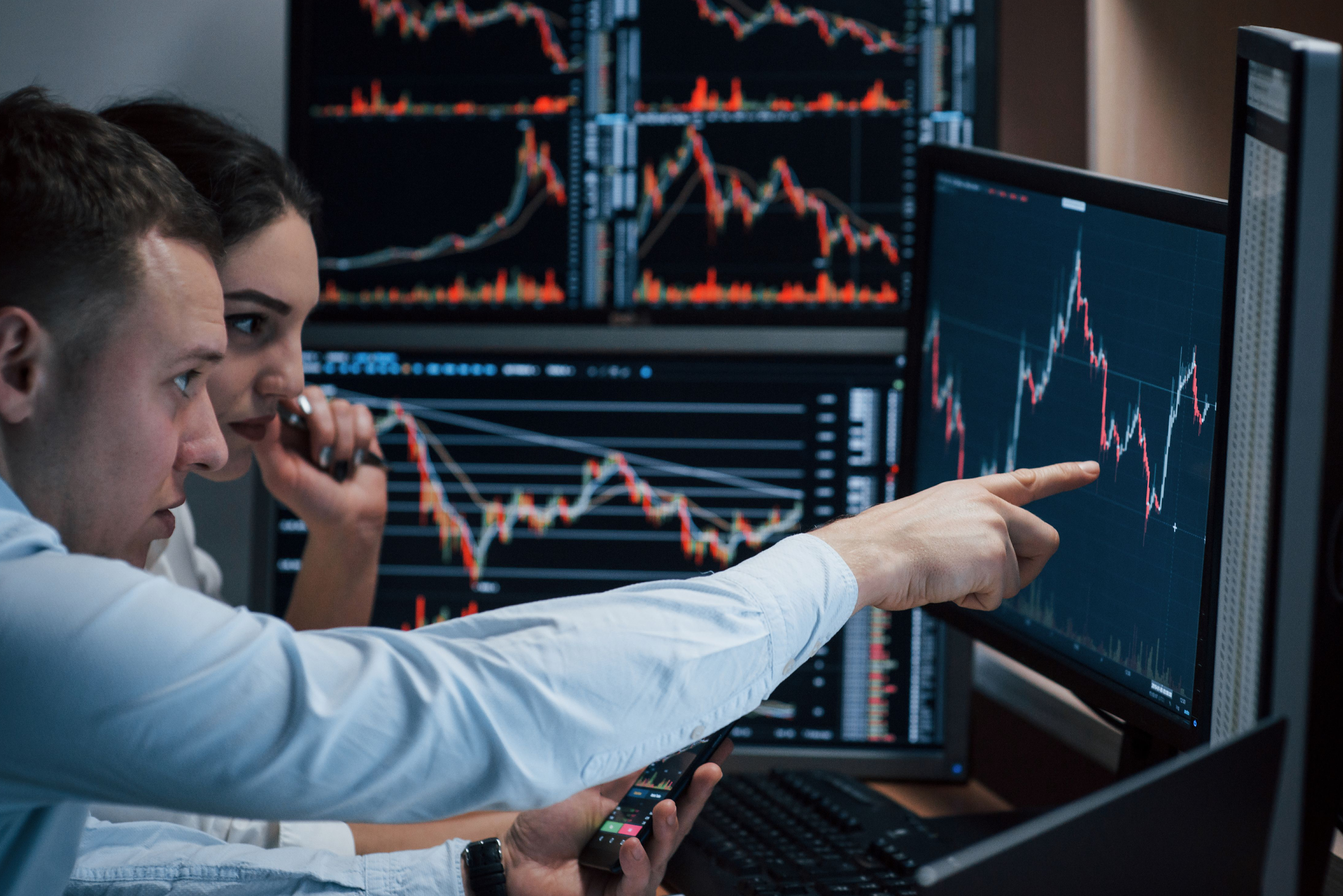 วิธีอ่านแท่งเทียน คู่มือเบื้องต้นสำหรับกราฟแท่งเทียน