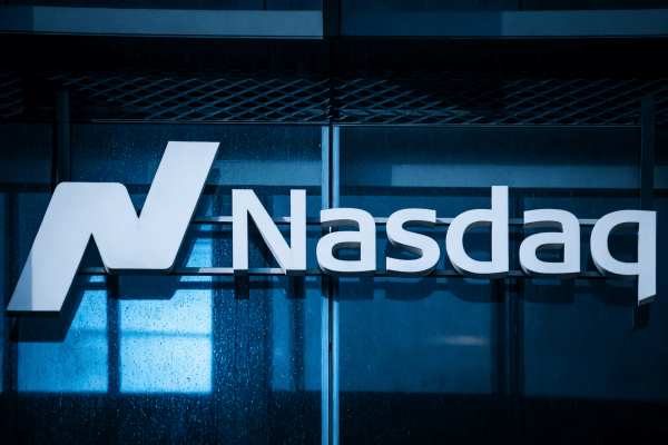 如何从那斯达克100成分股中发现未来科技趋势?