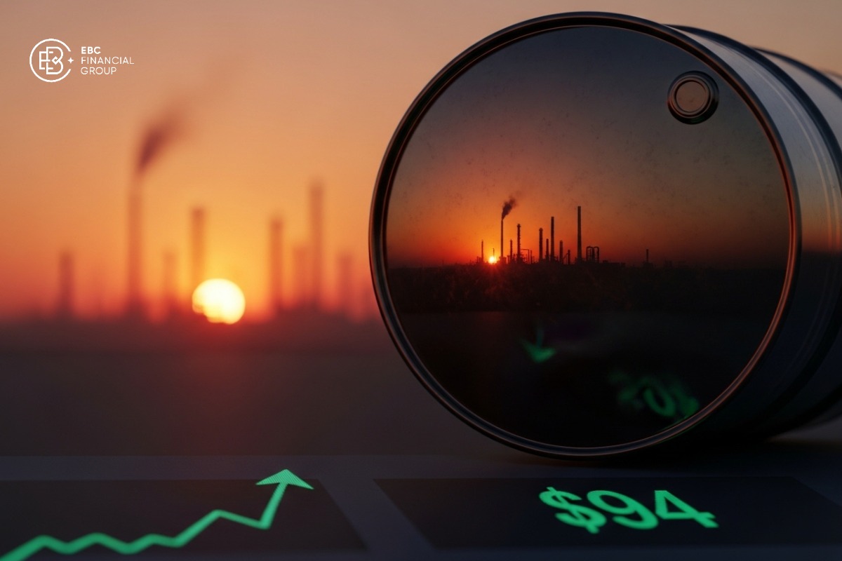 Giá dầu hôm nay neo cao vì rủi ro Hormuz, Brent áp sát 94 USD